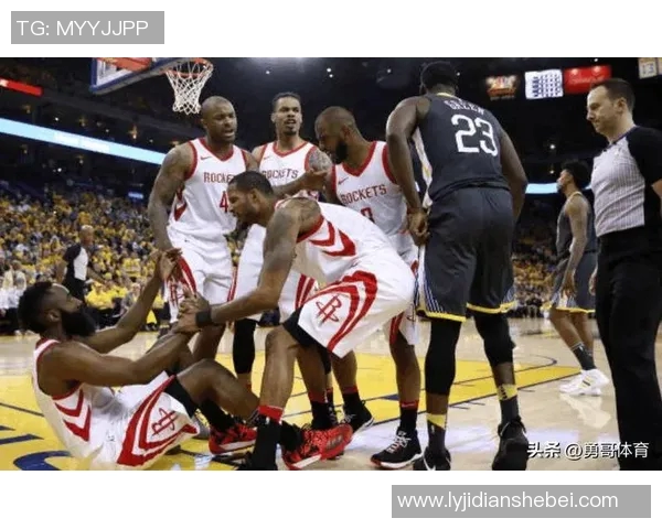 18年火箭与勇士第五场对决回顾：经典之战的精彩瞬间与战术解析